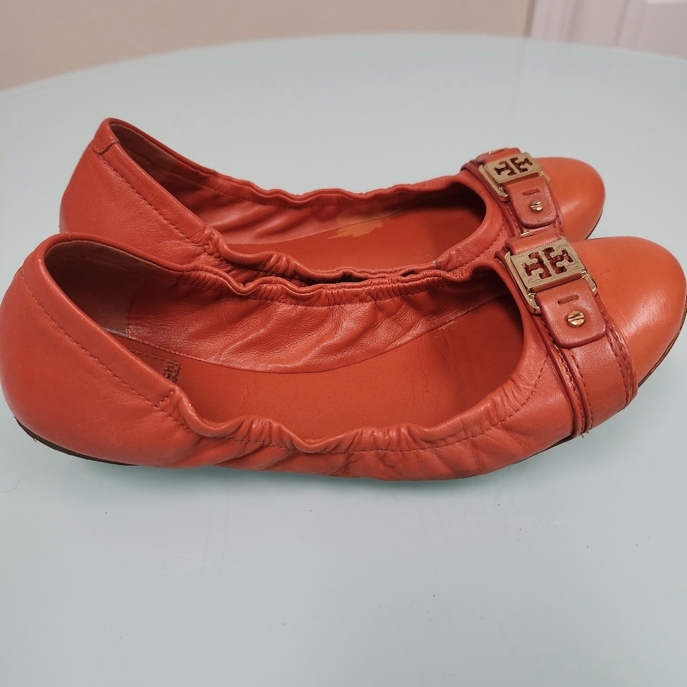 Tory Burch🥰 Women's Orange Flats with Gold Accent - Picture 10 of 11